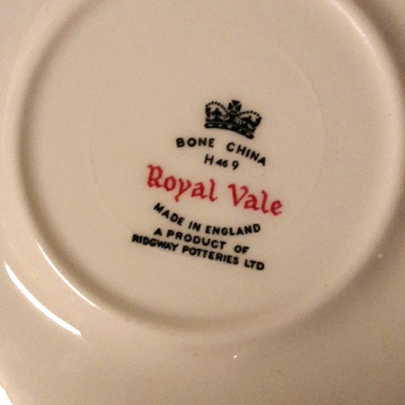 Vintage Royal Vale China Tea Cup and Saucer - Picture 4 of 4